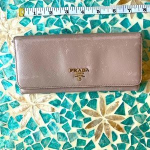 100% Authentic Prada Saffiano Women’s Wallet taupe colored snap ✨
